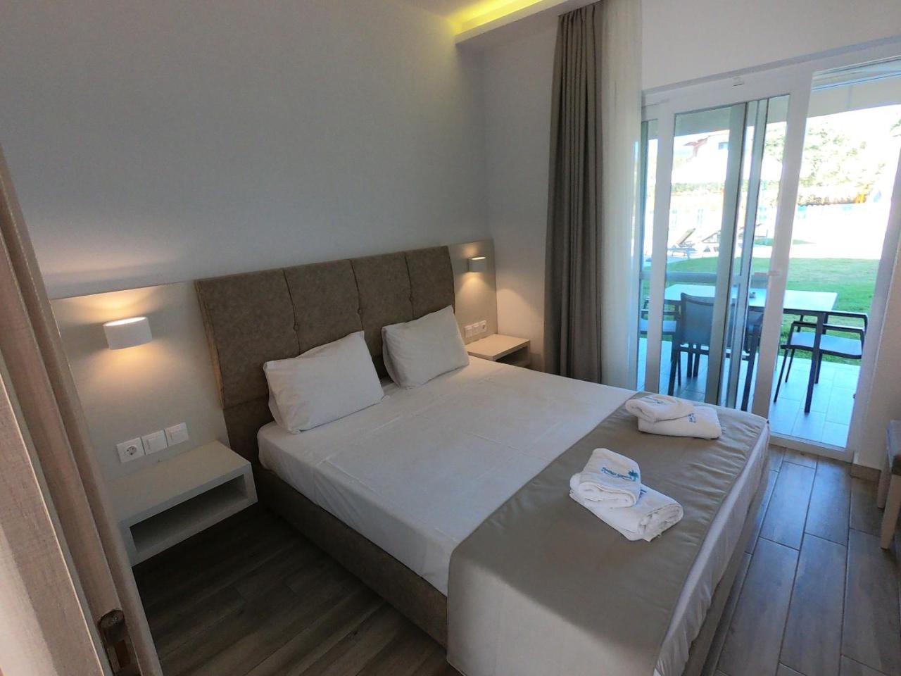 Finikas Garden Beach Resort Nikiti المظهر الخارجي الصورة