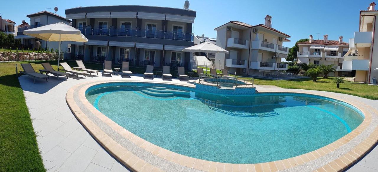 Finikas Garden Beach Resort Nikiti المظهر الخارجي الصورة