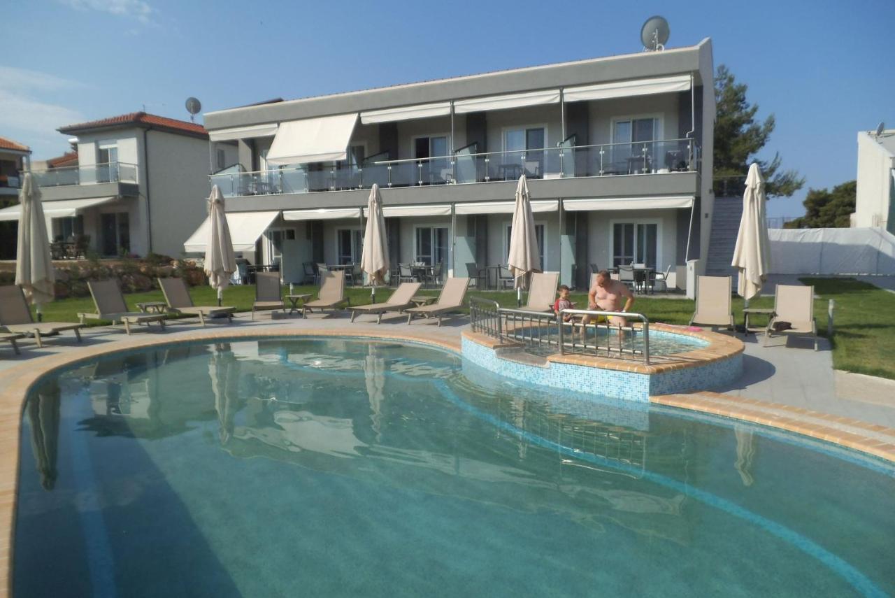 Finikas Garden Beach Resort Nikiti المظهر الخارجي الصورة