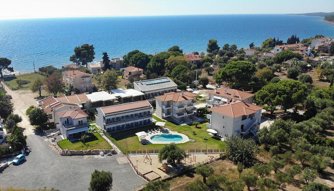 Finikas Garden Beach Resort Nikiti المظهر الخارجي الصورة